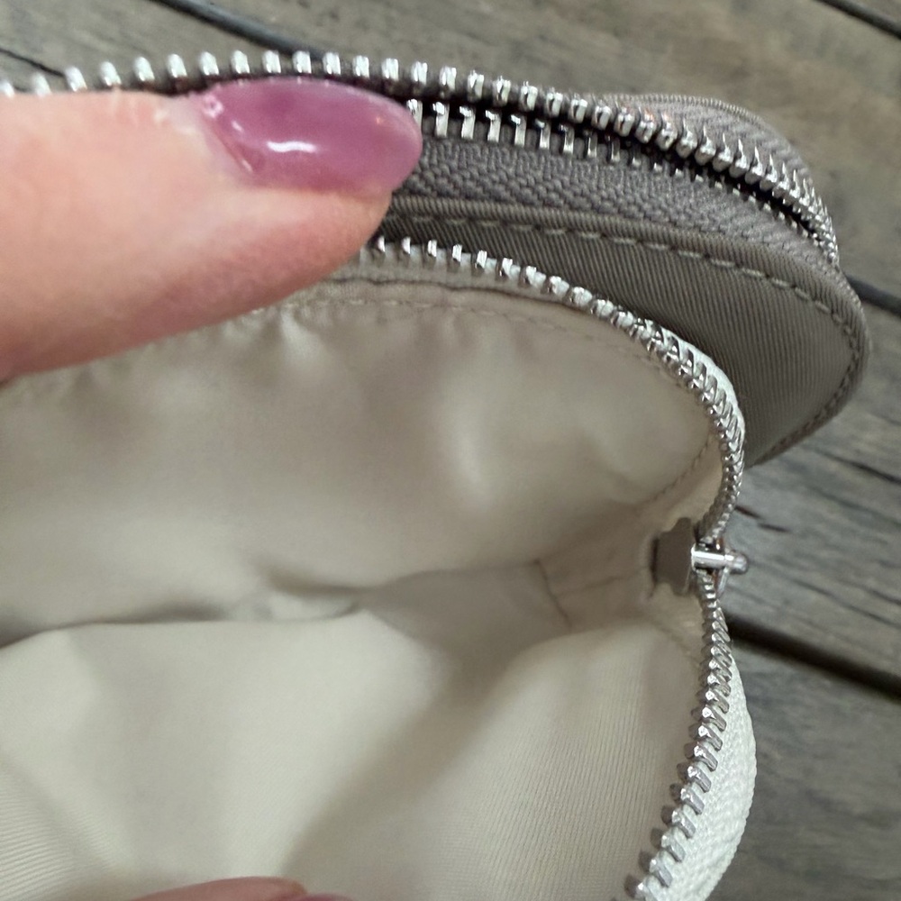 Lululemon Dual Clippable Card Pouch - Picture 8 of 8